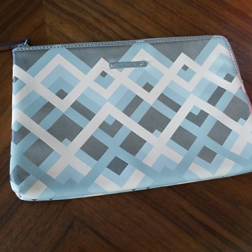 Metallic clutch